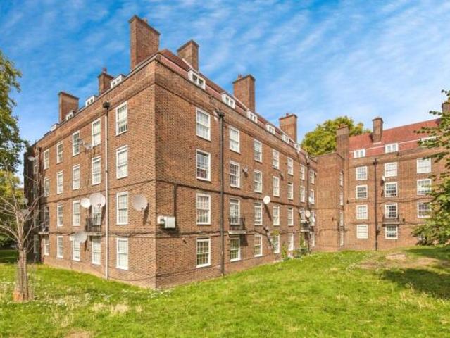 Flat for sale in Cat Hill
