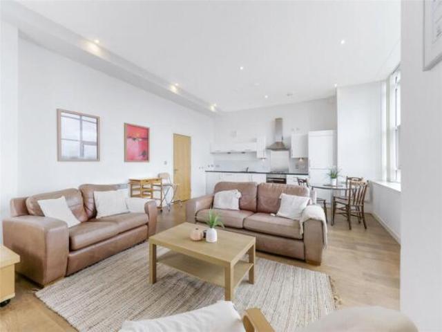 Flat for sale in Boghall, Garrowhill