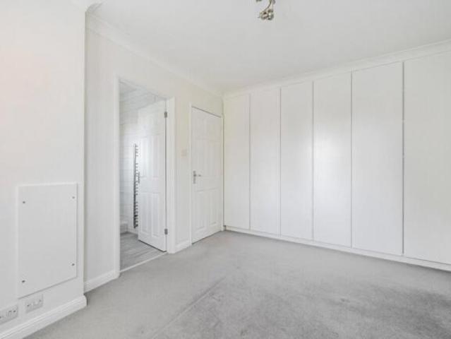 Flat for sale in Charlotteville, Guildford