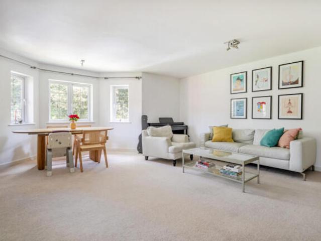 Flat for sale in Charlotteville, Westborough