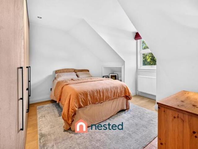 Flat for sale in Cat Hill, England