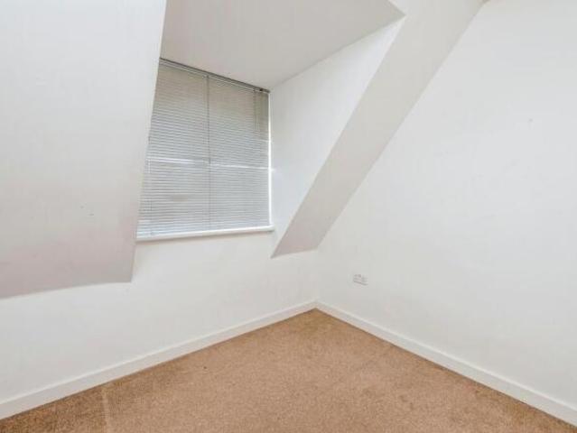 Flat for sale in Northampton, Northamptonshire