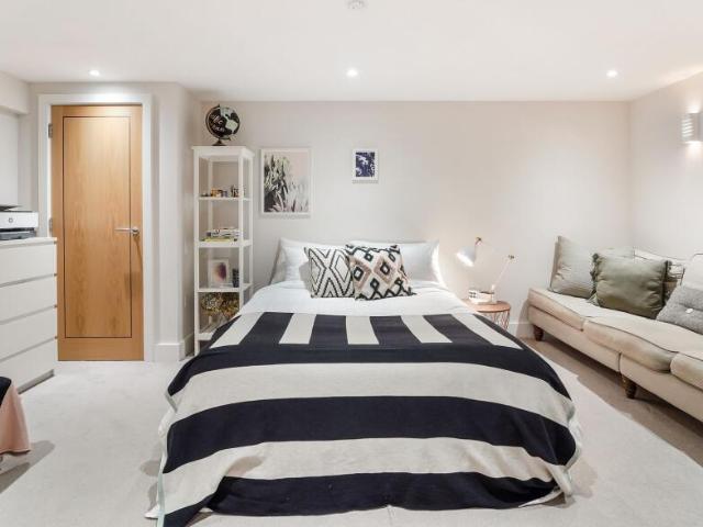 Flat for sale in Westborough, Surrey