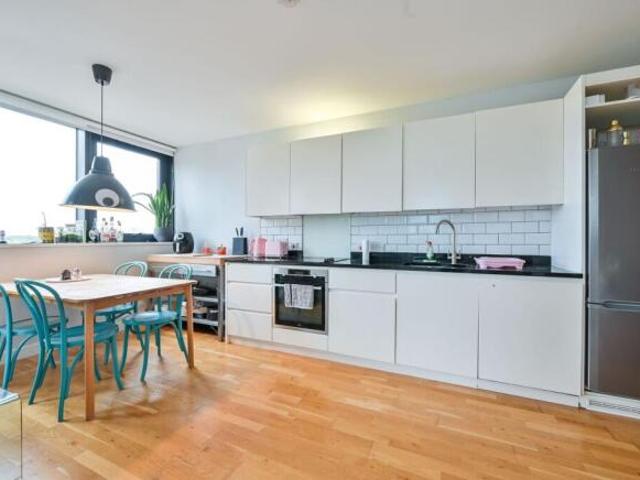 Flat for sale in Elephant and Castle, Greater London
