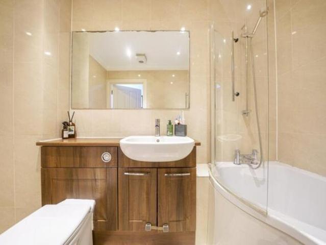 Flat for sale in Anerley, Greater London