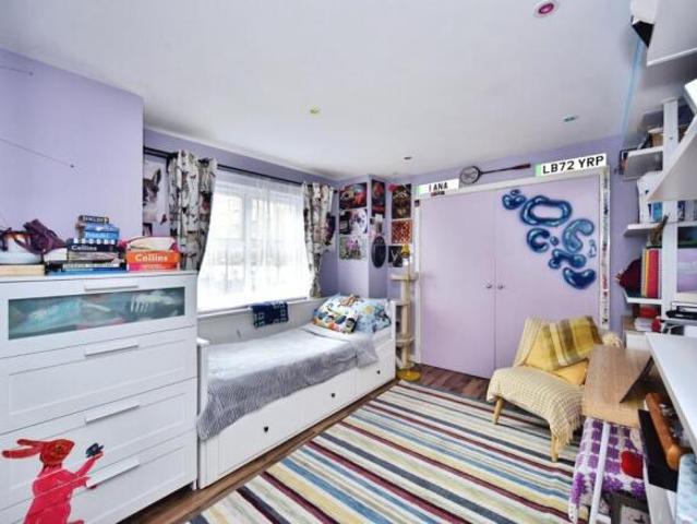 Flat for sale in Barming Heath, Maidstone