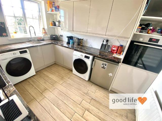 Flat for sale in Anglesey, Beamhurst