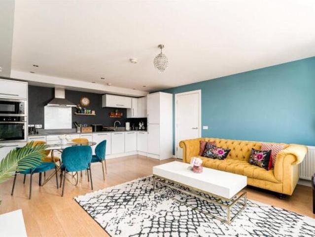 Flat for sale in Canonmills, City of Edinburgh