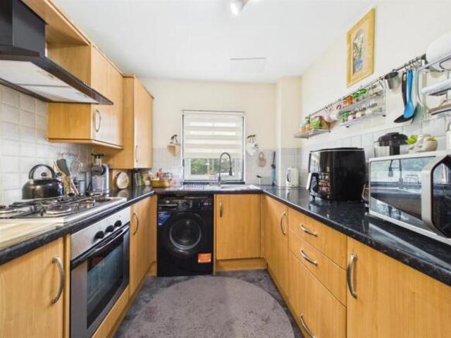 Flat for sale in Tollcross, Scotland