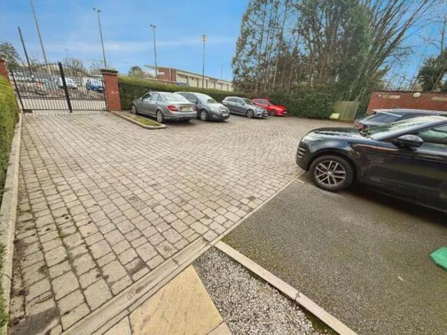 Flat for sale in Castlecroft, West Midlands