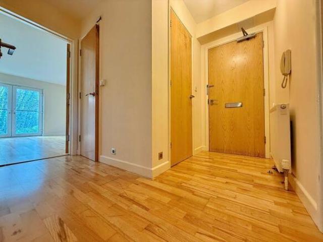 Flat for sale in Mount Wise
