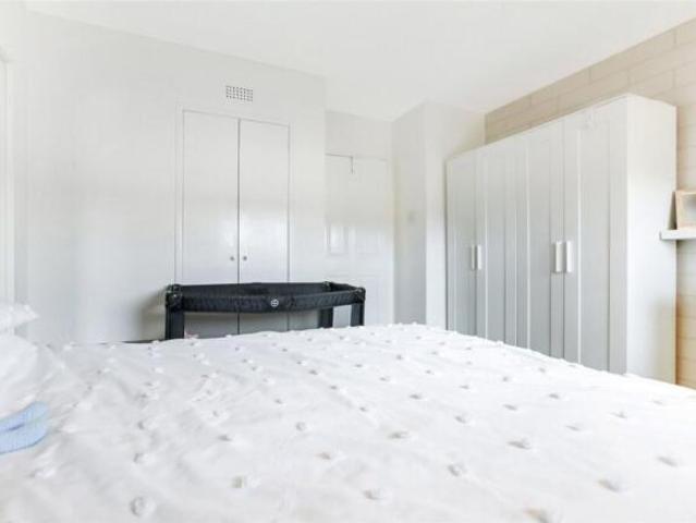 Flat for sale in Dennistoun, Scotland