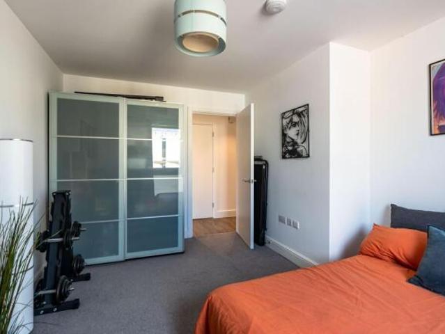 Flat for sale in Littlemore, Oxford