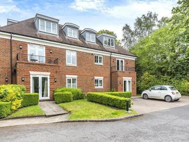House for sale in Ascot