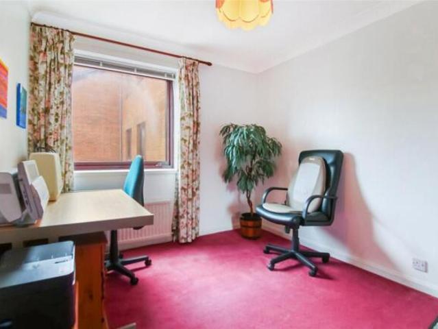 Flat for sale in Anniesland, Scotland