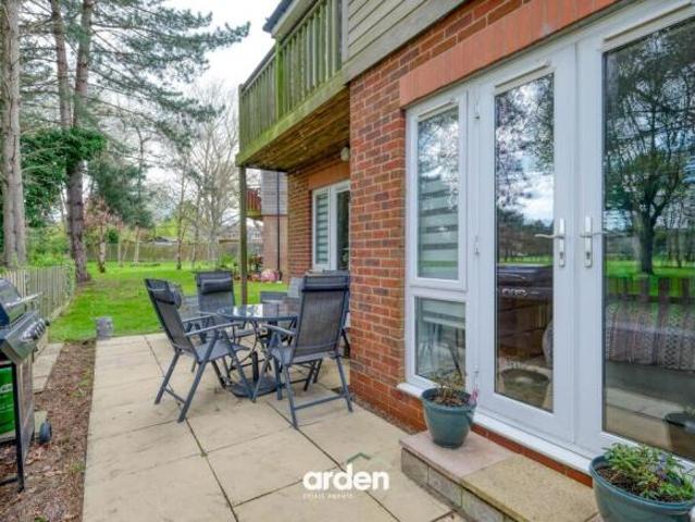 Flat for sale in Alderminster, Warwickshire