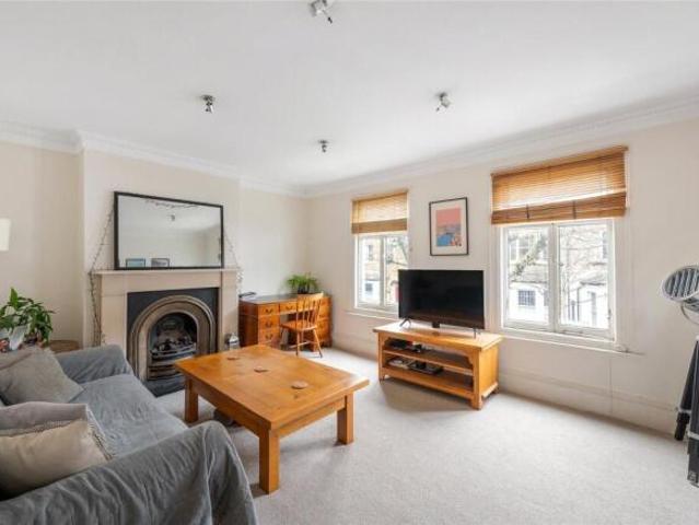 Flat for sale in London Borough of Wandsworth, Greater London
