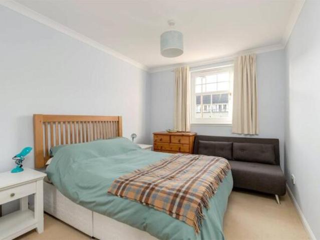 Flat for sale in Cramond, Scotland