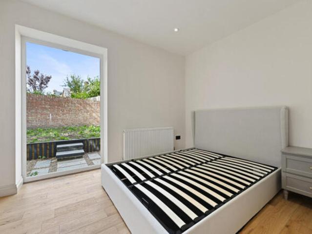Flat for sale in Cat Hill