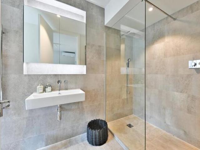 Flat for sale in London Borough of Hounslow, Spring Grove