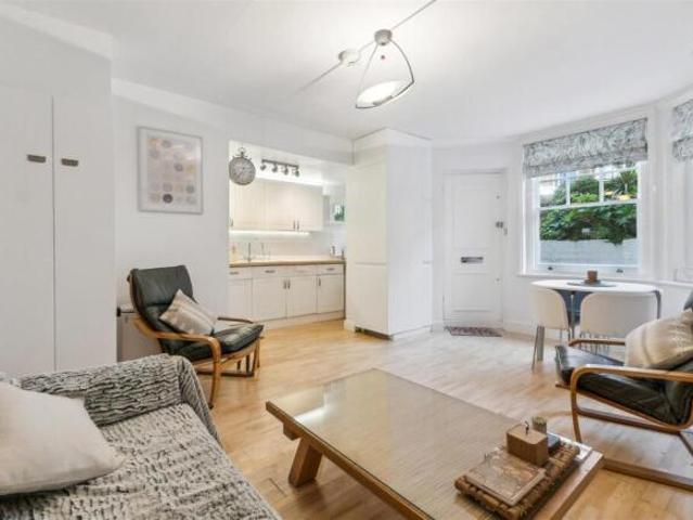 Flat for sale in Cat Hill