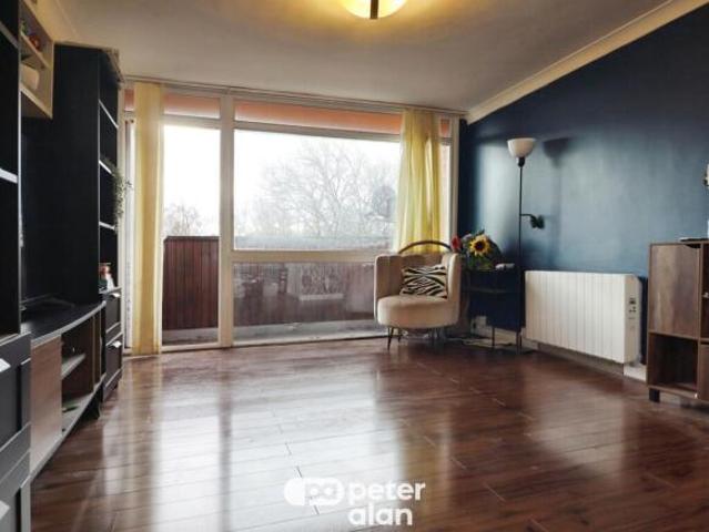 Flat for sale in Llanedeyrn, Wales