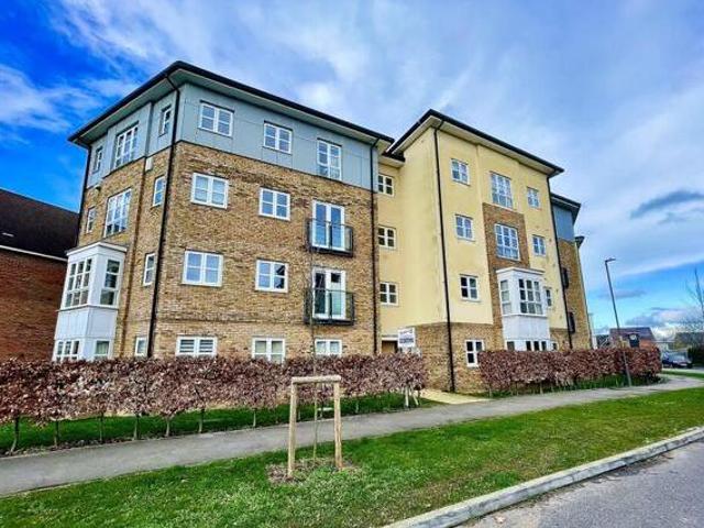 House for sale in Walton Court, Aylesbury