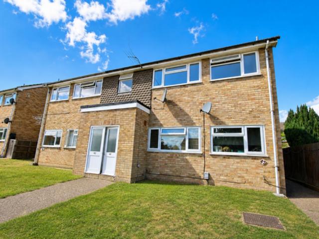 Flat for sale in Westborough, Surrey