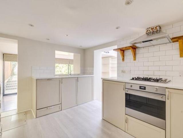 Flat for sale in Fulham, Greater London