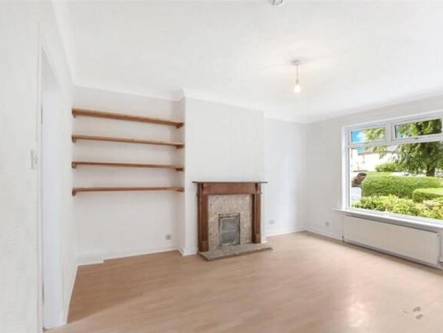 Flat for sale in Craigton, Scotland