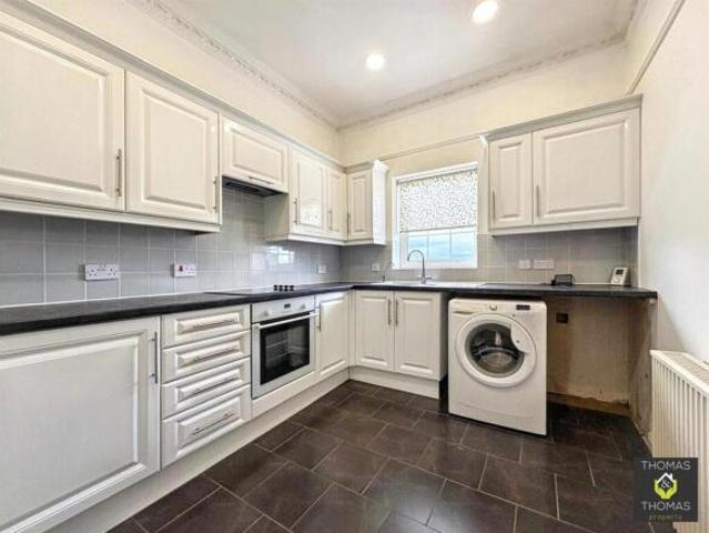 Flat for sale in Wotton Pitch, Gloucester