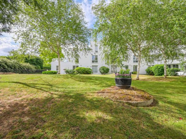 Flat for sale in Cat Hill