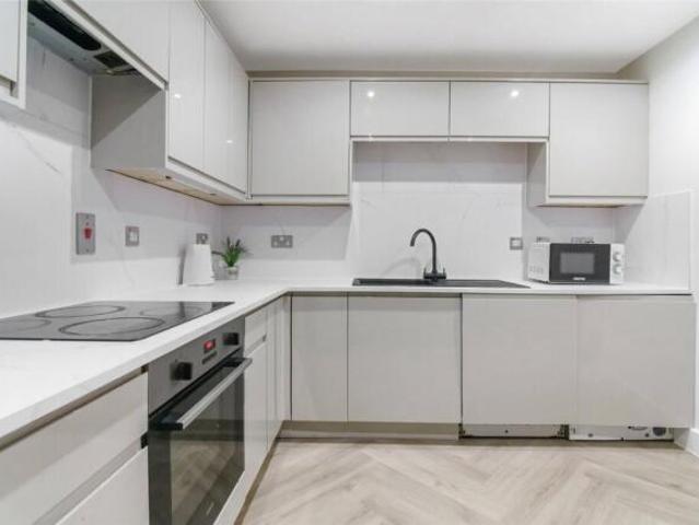 Flat for sale in Pollokshields, Scotland