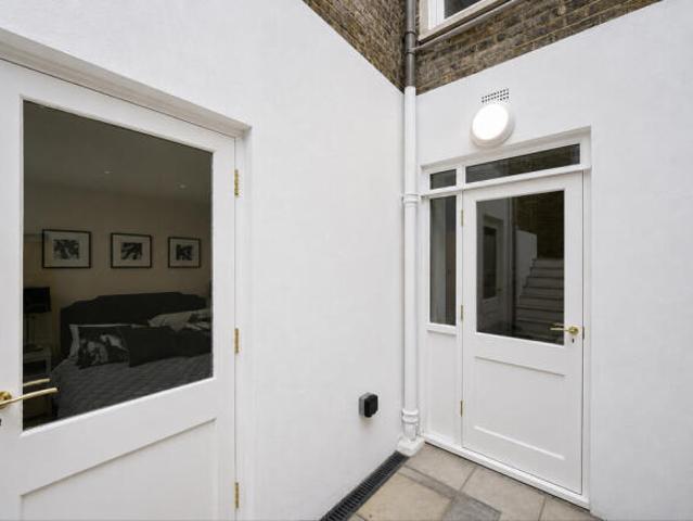 Flat for sale in Alderminster, Warwickshire