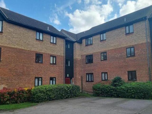 House for sale in Laindon, Essex