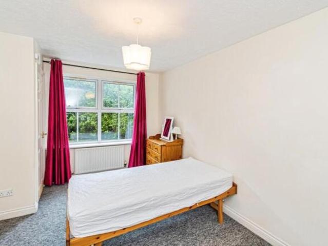 Flat for sale in Barton Stacey, Hampshire