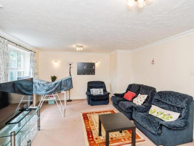 Flat for sale in Bassett, City Of Southampton