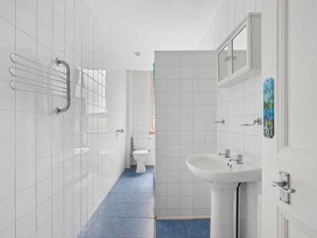 Flat for sale in Battlefield, Scotland