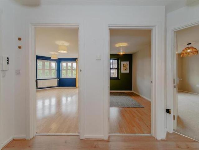 Flat for sale in Kings Heath, Wake Green
