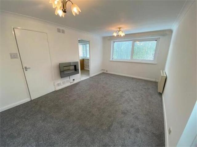 Flat for sale in Shipley, Bradford