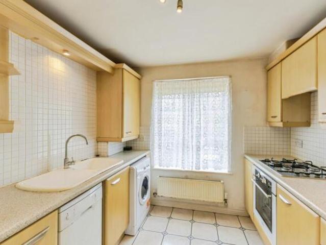 Flat for sale in Northampton, Northamptonshire