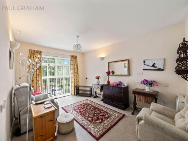 Flat for sale in Wallington, Greater London