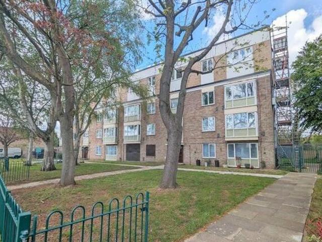 House for sale in London Borough of Hounslow, Feltham