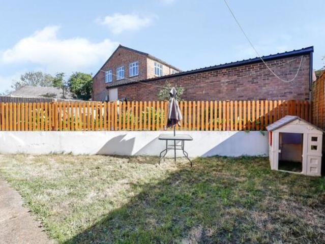 Flat for sale in Cat Hill