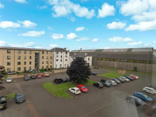 Flat for sale in Dennistoun, Scotland