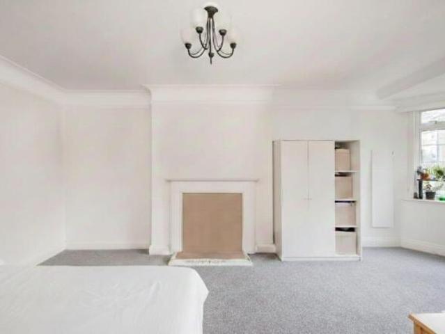 Flat for sale in Cat Hill