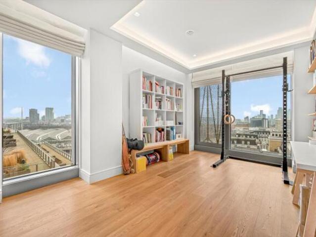 Flat for sale in Belvedere, Greater London