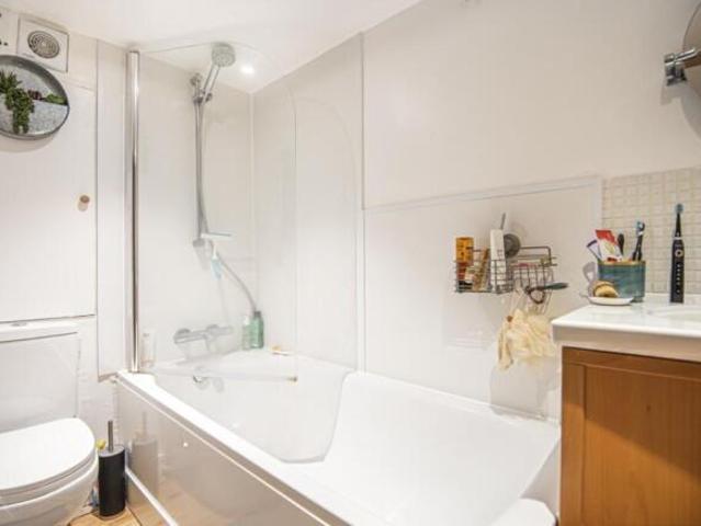 Flat for sale in Cat Hill