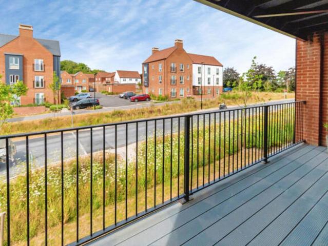 Flat for sale in Hampshire