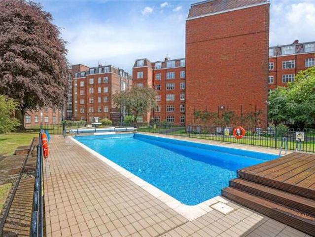 Flat for sale in Cat Hill